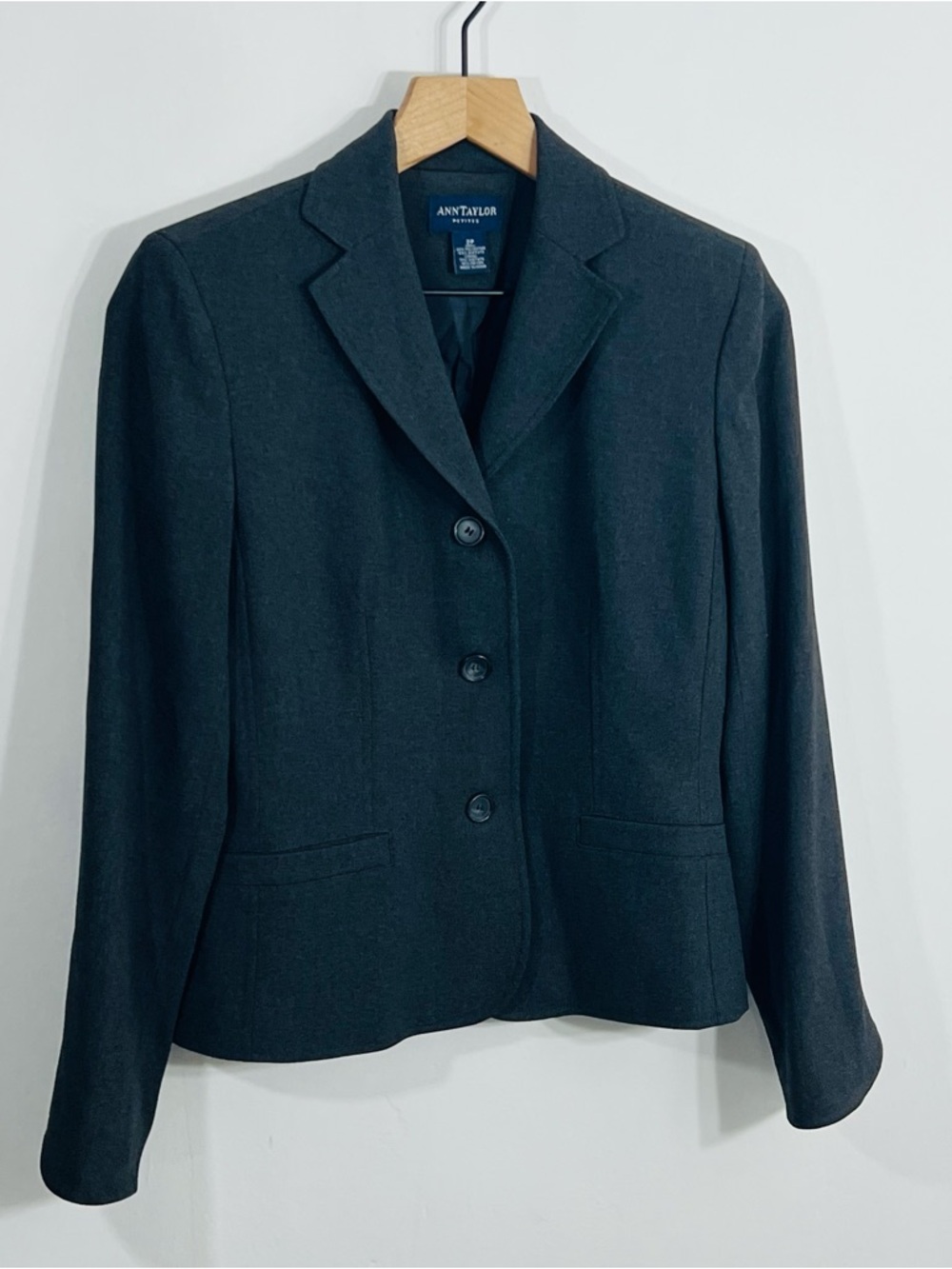 Ann Taylor Petite Gray 3 Button Collared Blazer Shoulder Pads Classic Office 2P